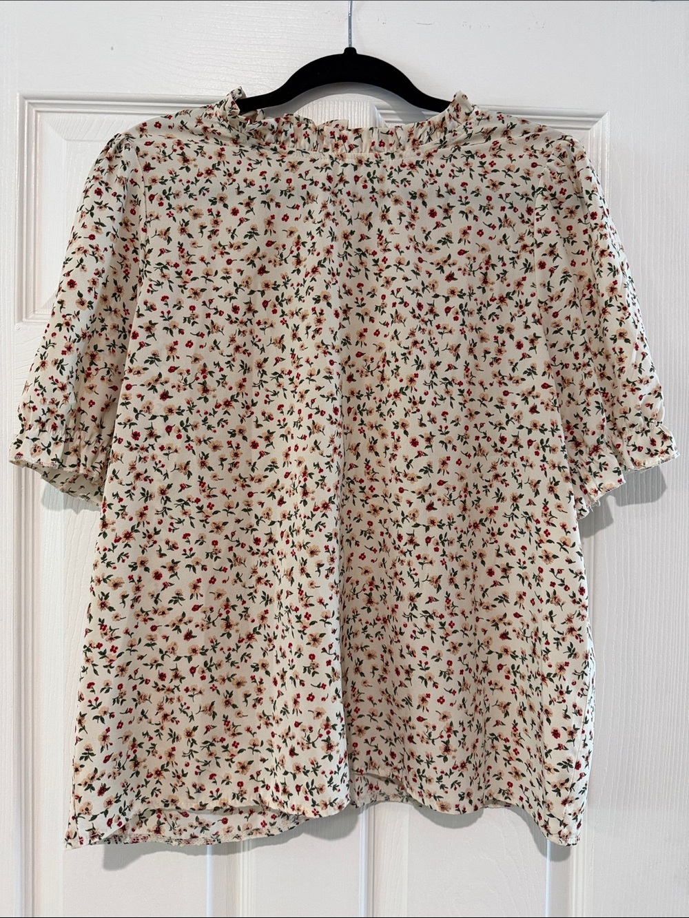Cream Floral Ruffle-Neck Short Sleeve Blouse
